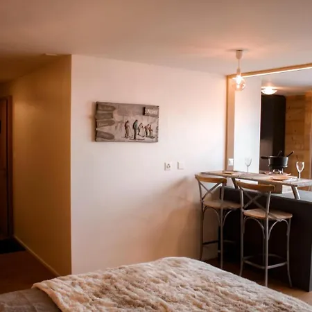 Privee Avec Cuisine Et Salle De Bain Dans La Chambre, Winoka